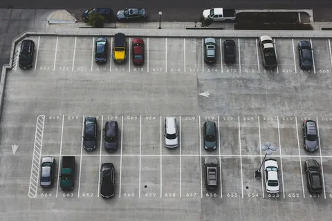 Autoroute portugaise au crépuscule, système de télépéage Via Verde